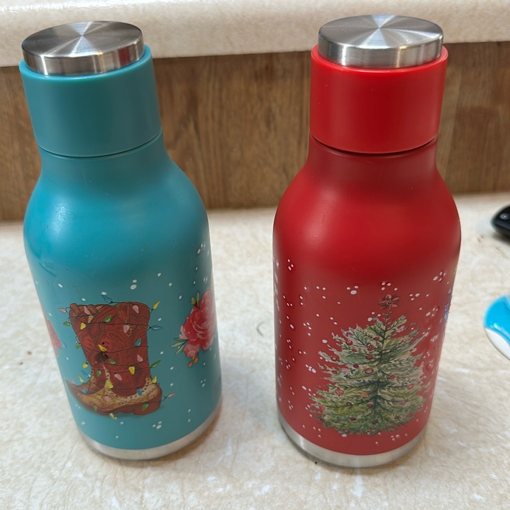 2 Pioneer Woman 16 oz. Stainless steel Christmas Drinking  Thermos Bottles